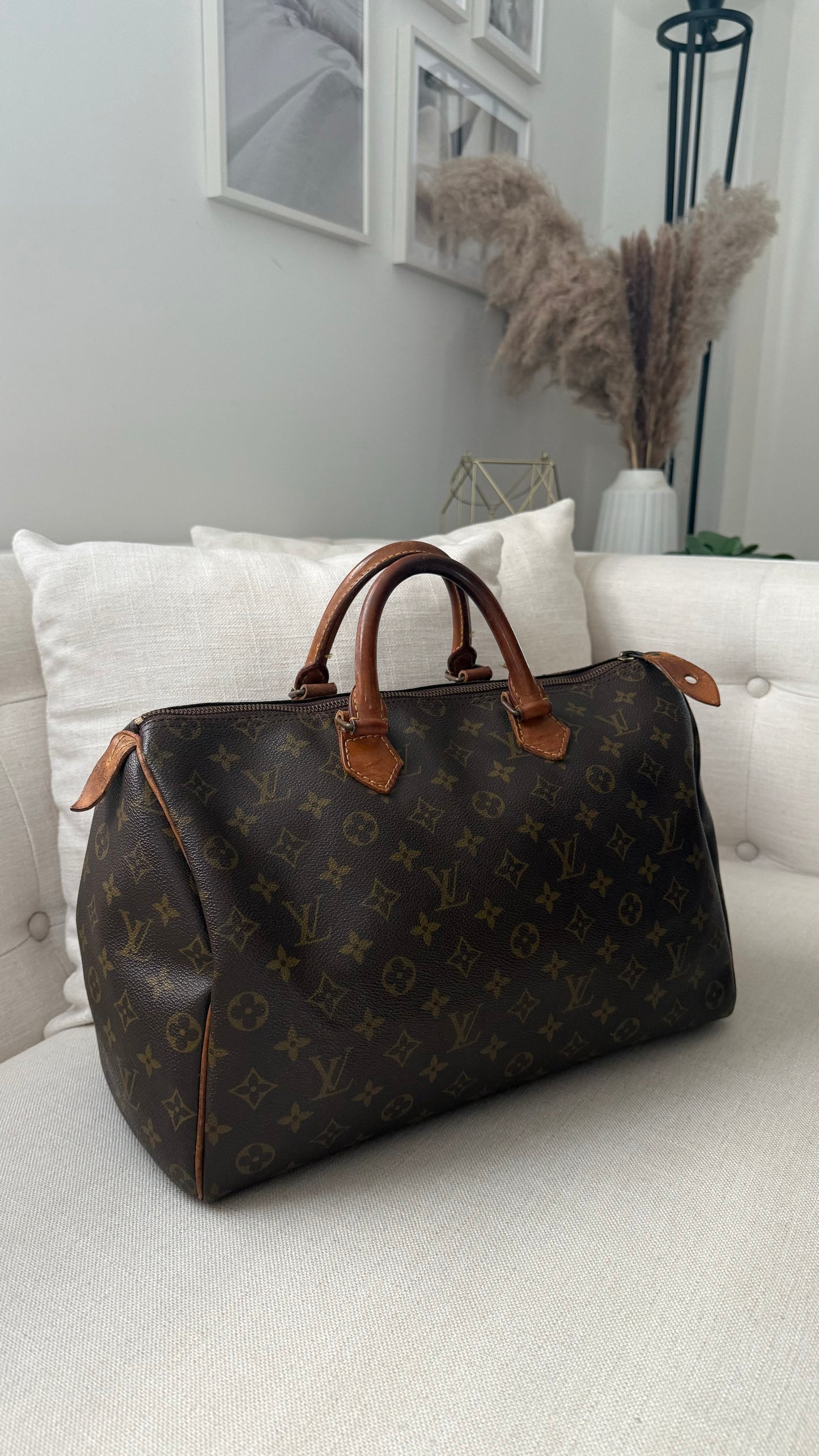 *SOLD* Louis Vuitton Speedy 35